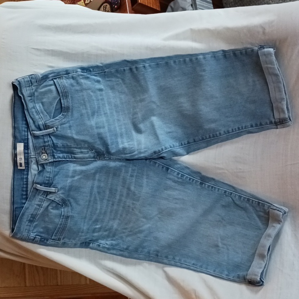 PRICE REDUCED - Levi's Cuffed Denim Capris Shorts